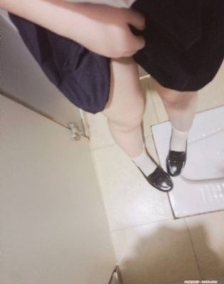 美女脱的光溜溜让男人看_4K免费观看韩国
