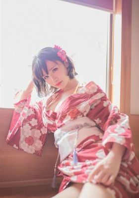 亚洲纯情制服丝袜旗袍美女激情诱惑_720超清免费观看