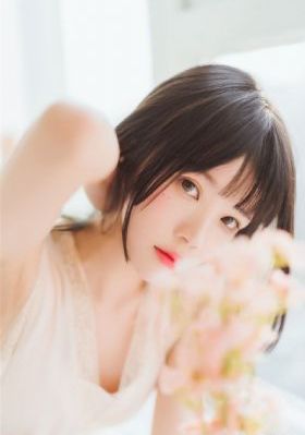 美女又黄又潮动态图_4K在线观看完整版